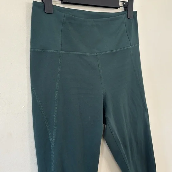 Girlfriend Collective Terrace Compressive High-Rise Capri Legging Size Medium - Picture 5 of 9